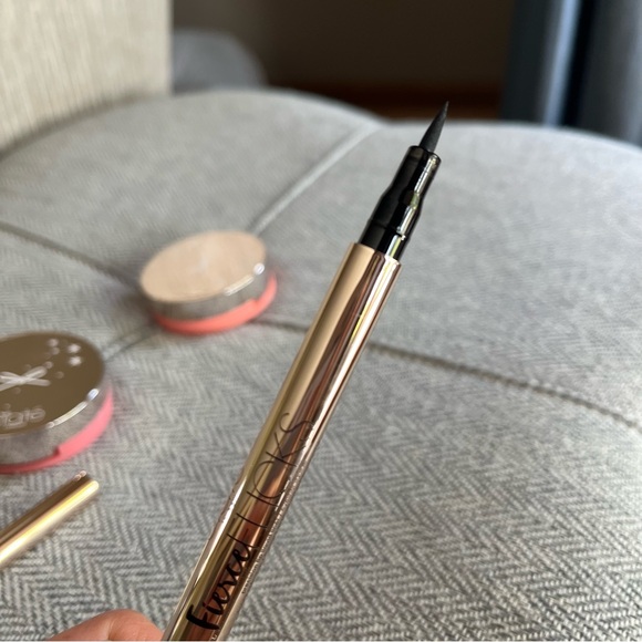 Ciaté blush + eyeliner - Picture 6 of 7